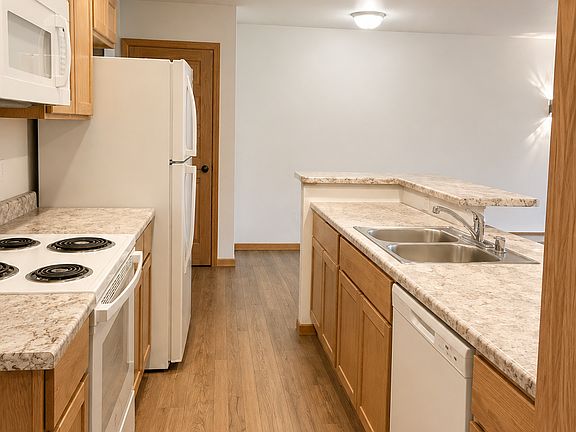 2nd image of 107 17th Ave N