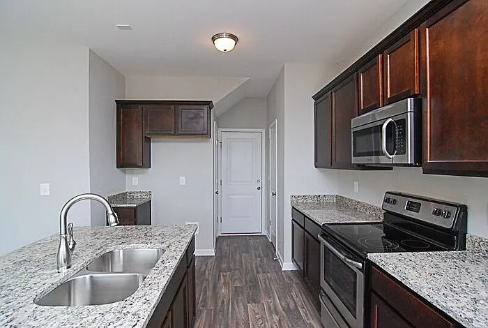 421 Hosea Ct — Photo 11