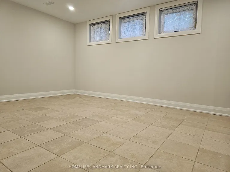 155 Churchill Ave #BASEMENT — Photo 3