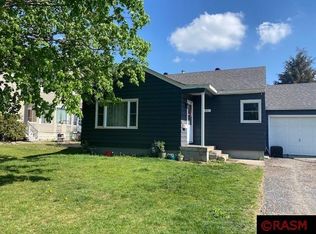 211 Ramsey St, Saint Peter, MN 56082