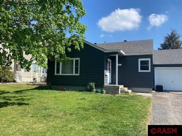 211 Ramsey St, Saint Peter, MN 56082