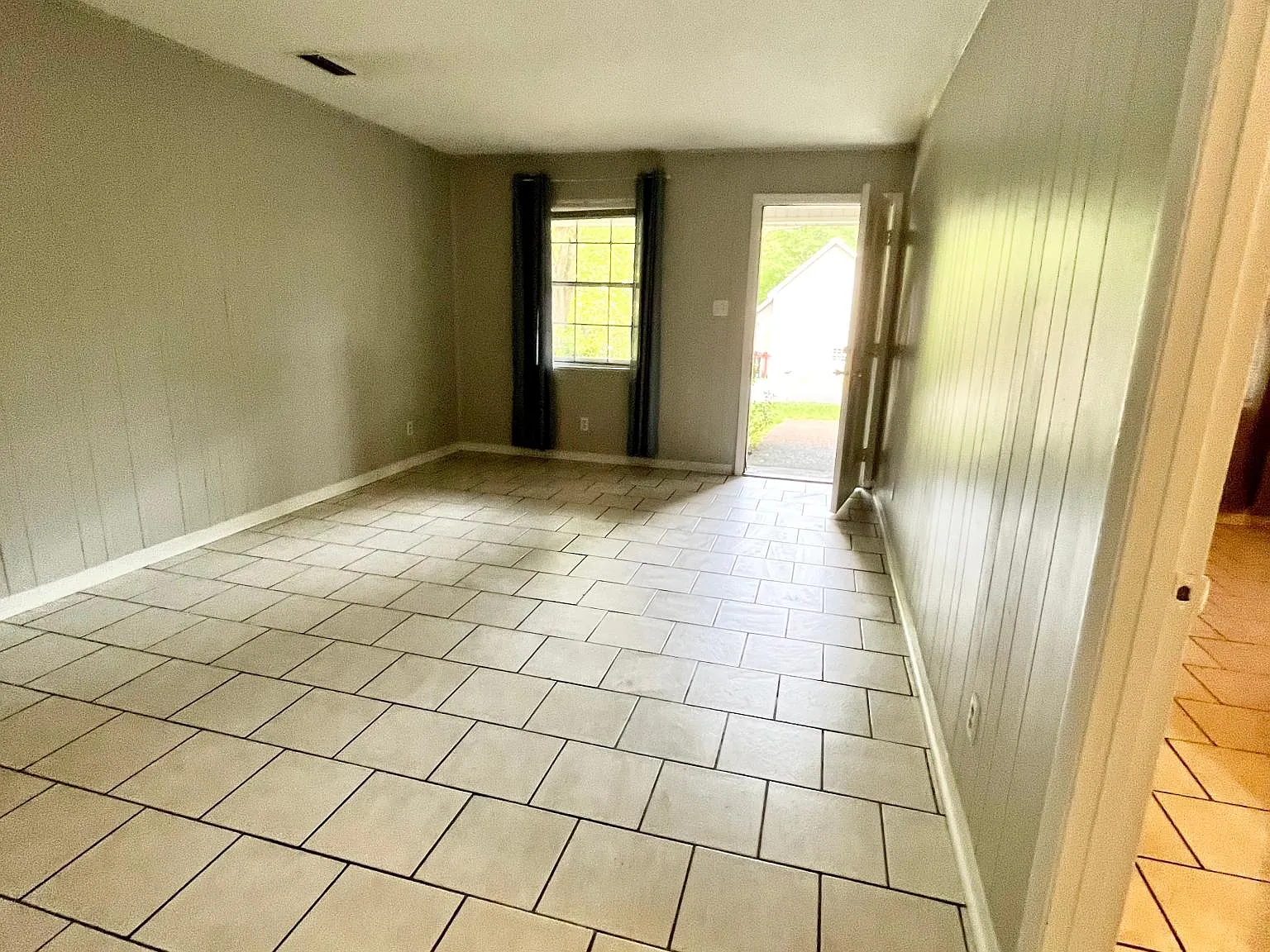 325 W Limestone St — Photo 3
