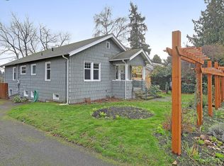 9038 32nd Ave SW, Seattle, WA 98126