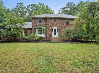 16 Pine Dr, Millstone Township, NJ 08510