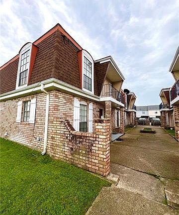 2nd image of 1609 42nd St #B