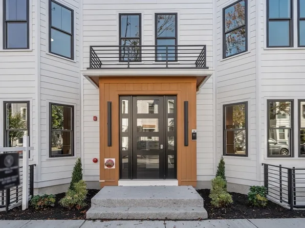 527 E 7th St #101, Boston, MA 02127