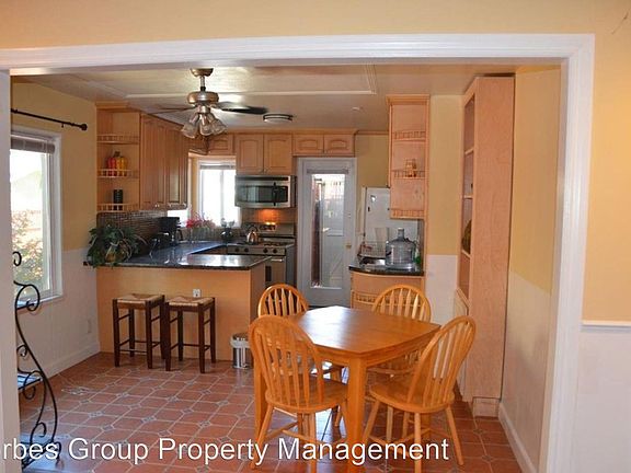 2nd image of 851 E San Antonio St
