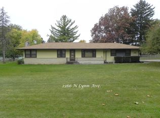 2366 Lynn Ave, Freeport, IL 61032