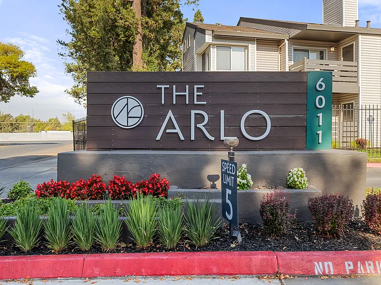 The Arlo — Photo 38