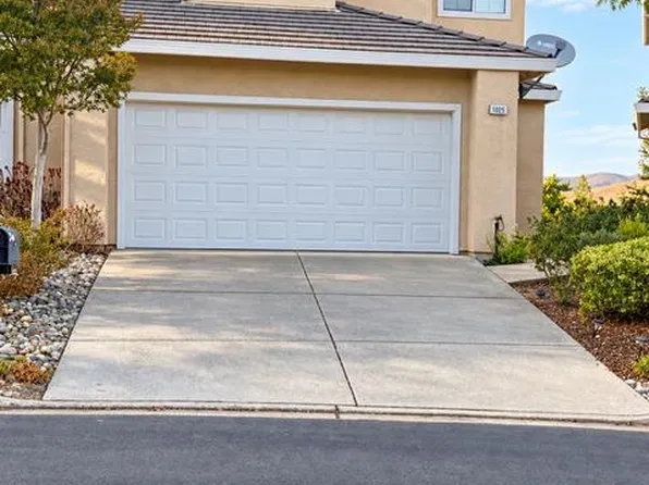 1025 Pinehurst Ct, Concord, CA 94521