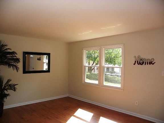 Beautiful hardwood floors main level
