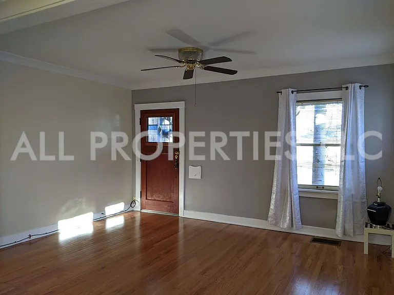 557 S Race St — Photo 6