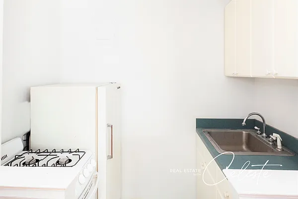 Rented by Sotheby's International Realty | media 33
