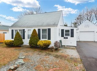 409 Chapmans Ave, Warwick, RI 02886