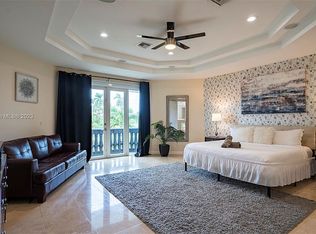 1317 Pierce St, Hollywood, FL 33019