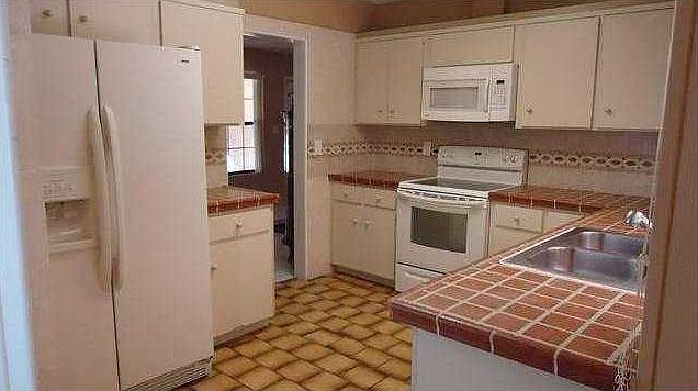 2nd image of 5621 NW 54th Ln