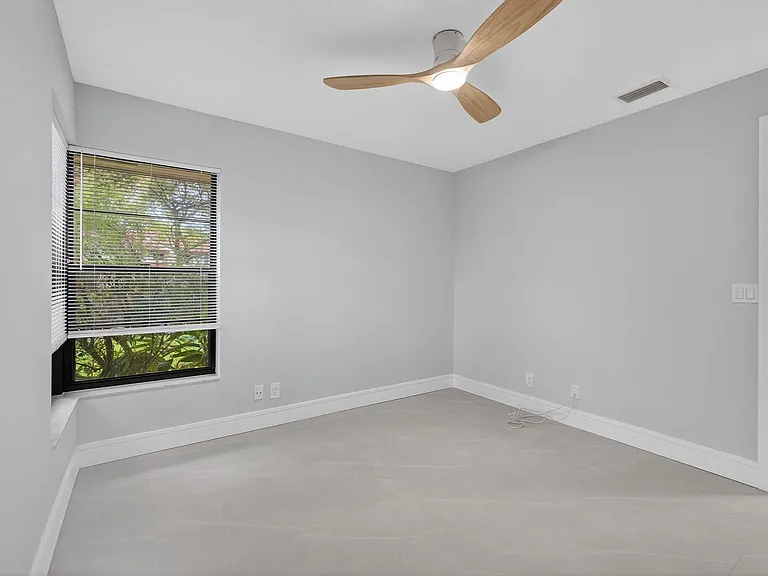 10924 Roebelini Palm Ct #A — Photo 25