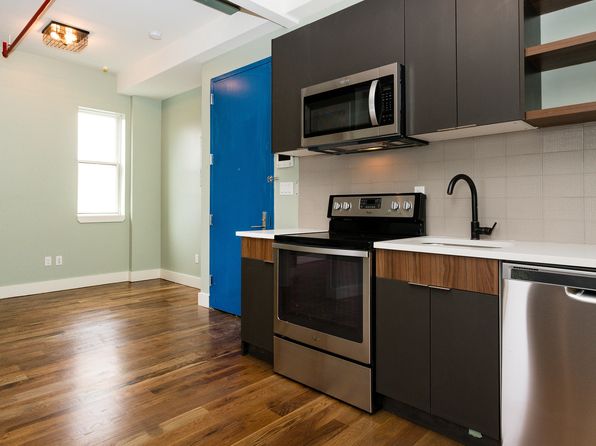 238 Pulaski St #2A