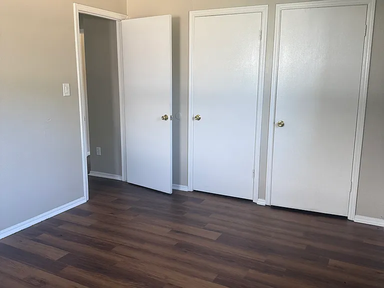 1304 Locust Dr — Photo 13