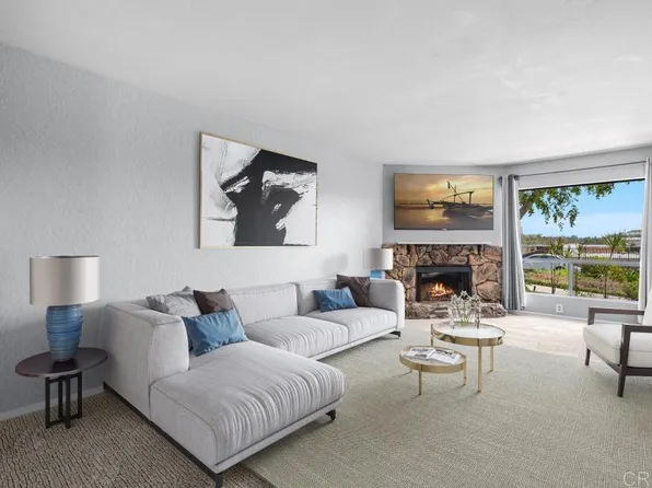 704 Silver Dr, Vista, CA 92083