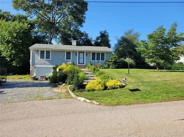25 Marian Ave, Narragansett, RI 02882