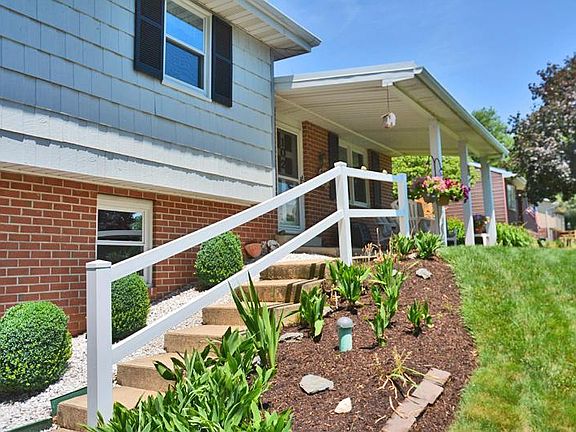 3rd image of 102 Catalpa Ln
