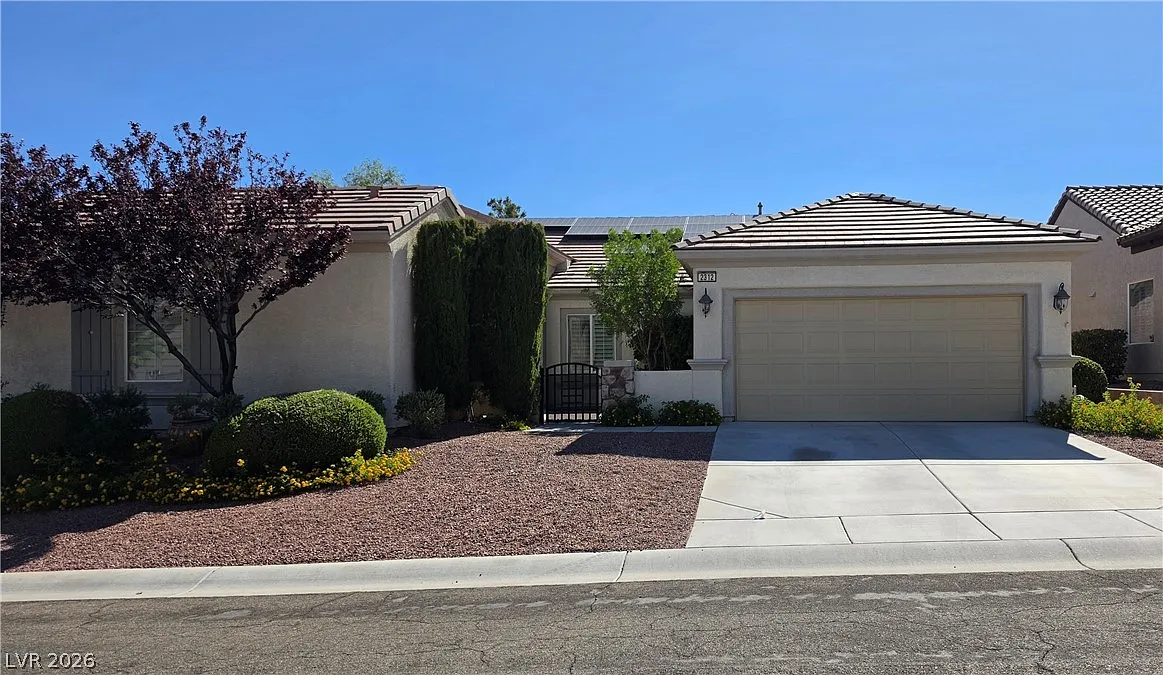 2 bed, 2.0 bath, 2401 sqft, $3,000 — Photo 1