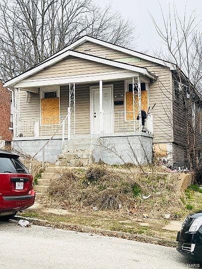 2nd image of 825 Canaan Ave