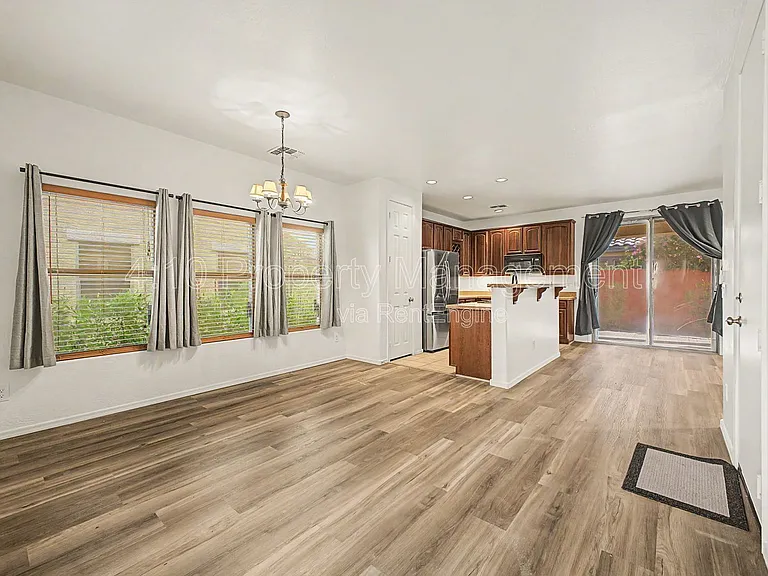 6355 W Sophie Ln — Photo 6