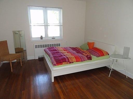 2nd image of 21 Alton Ct #3