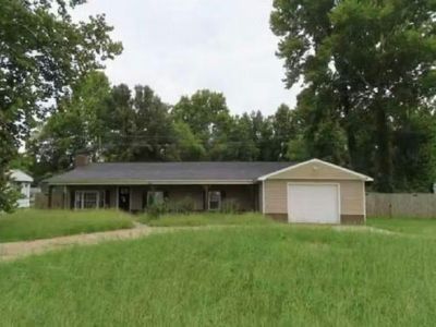 537 W Parkton Tobermory Rd