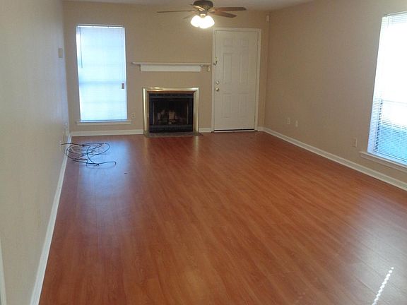 3rd image of 3667 Carriage Oaks Dr
