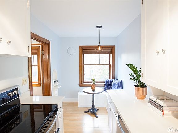 5th image of 1631 16th Ave Unit 208