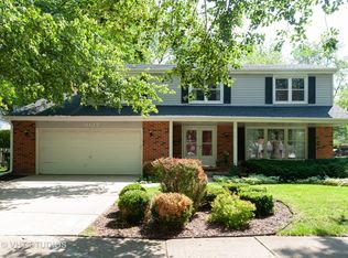 3027 Huntington Dr, Arlington Heights, IL 60004