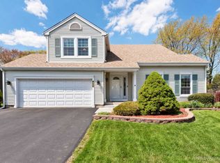 1045 Brittany Rd, Lake Zurich, IL 60047