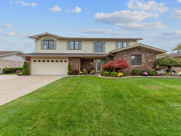 7274 Parklane Dr, Clay, MI 48001