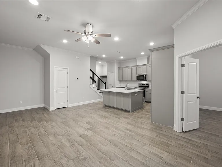2355 Spring Park Blvd — Photo 12