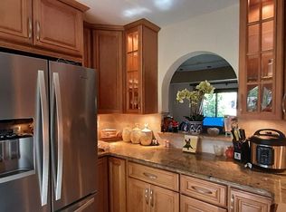 21 Twin Rivers Dr N, East Windsor, NJ 08520