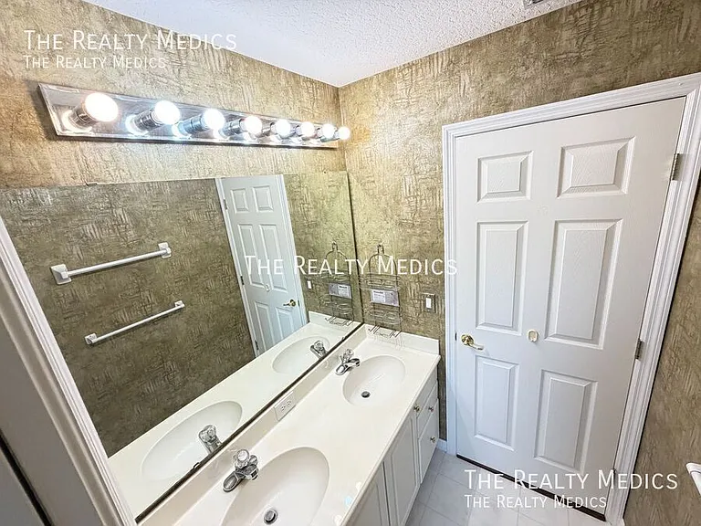1565 The Oaks Blvd — Photo 48