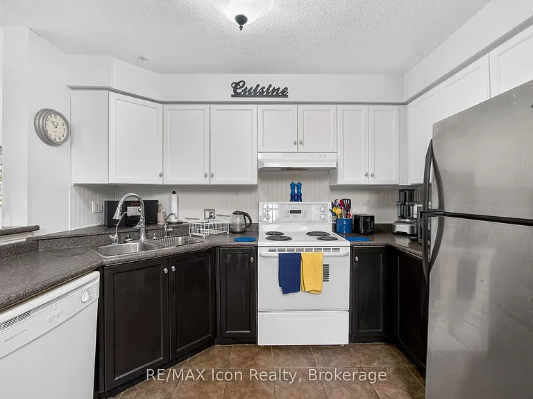 537 Beaver Creek Cres — Photo 14