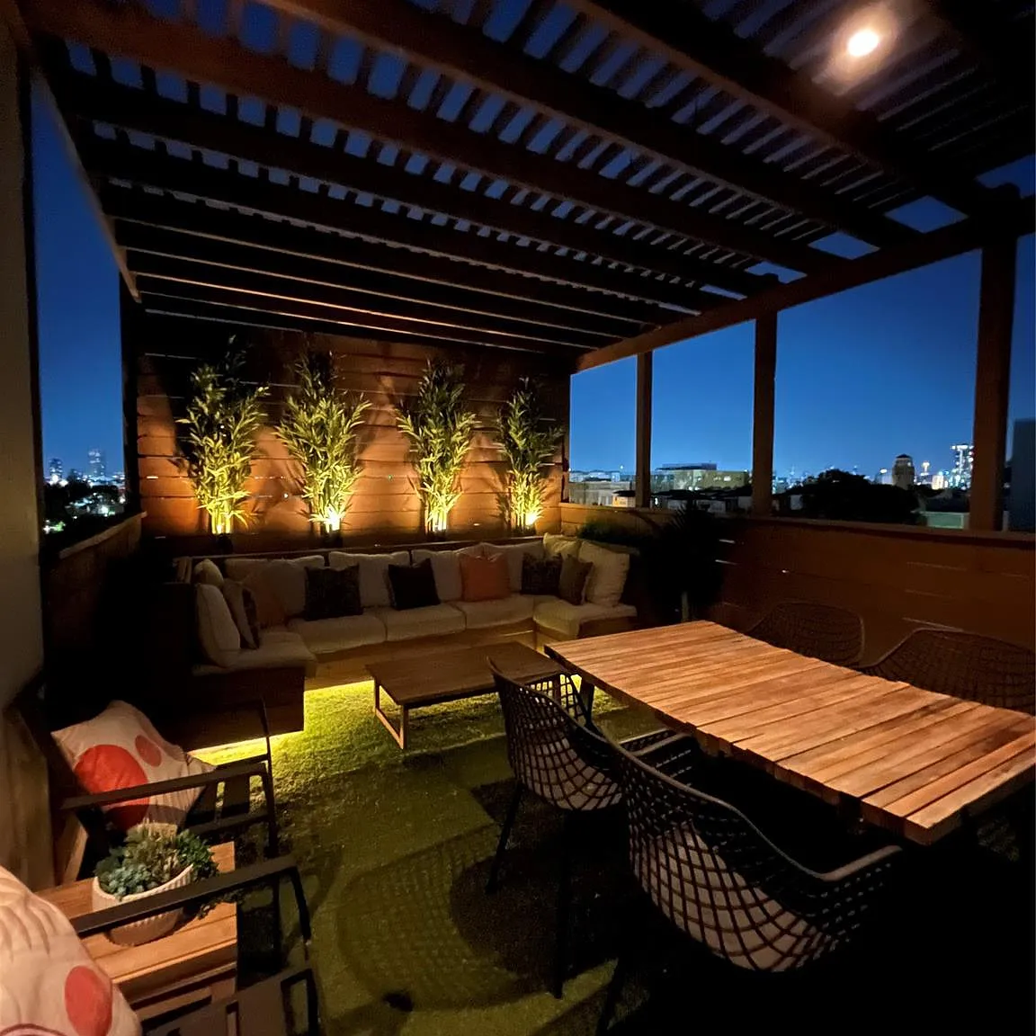 4 bed, 3.5 bath, 3035 sqft, $6,000 — Photo 1