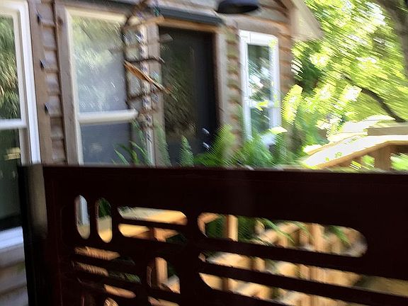 Front gate/Apt entrance