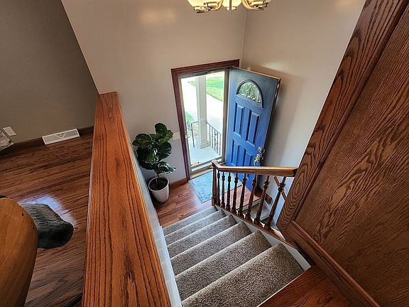 3rd image of 5510 S 123rd St