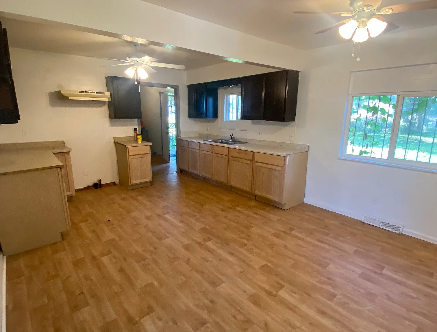 2 bed, 1158 sqft, $975 — Photo 3