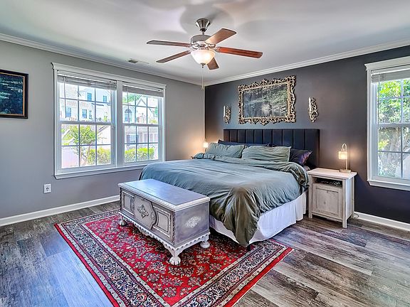 5th image of 405 Carrik Ct