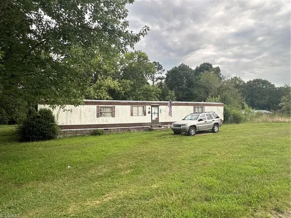 111 Crestwood Cir, Lexington, NC 27295