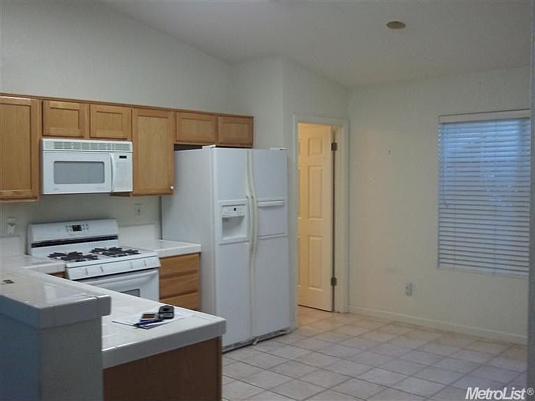 1st image of 4872 Canfield Cir