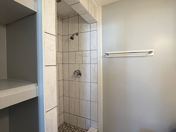 5th image of 1424 Springleaf Cir SE