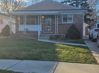 18243 Floral St, Livonia, MI 48152