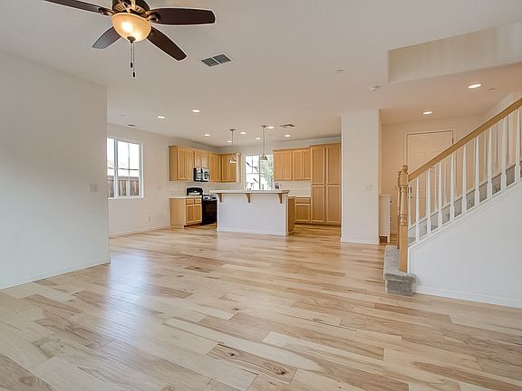 3rd image of 68 Crystalwood Cir